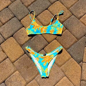 triangl swimwear Blue & Yellow Floral Bikini Set